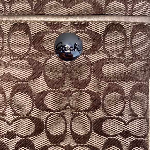 Coach beige wristlet - Picture 5 of 7